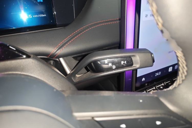 Used Xiaomi Auto SU7 2024 Four-Wheel Drive Ultra-Long Range Advanced Intelligent Driving Max Edition Gear Lever