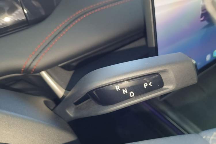 Used Xiaomi Auto SU7 2024 Four-Wheel Drive Ultra-Long Range Advanced Intelligent Driving Max Edition Gear Lever