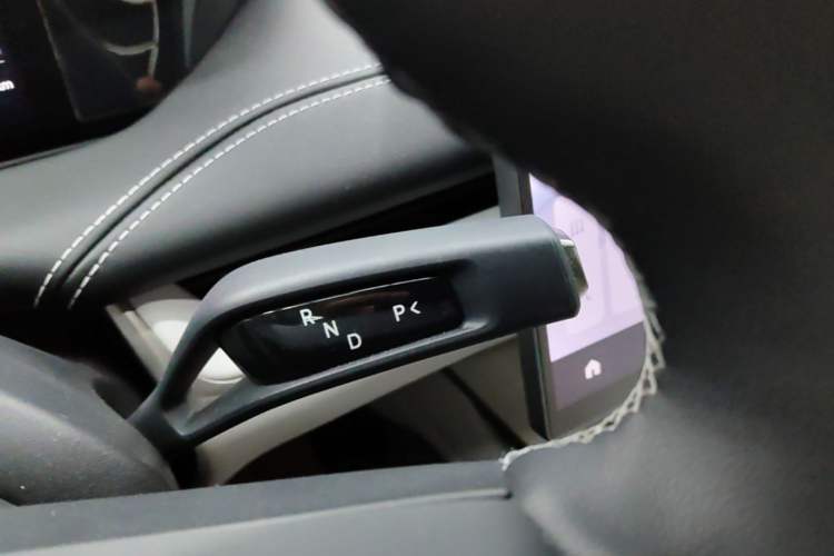 Used Xiaomi Auto SU7 2024 Four-Wheel Drive Ultra-Long Range Advanced Intelligent Driving Max Edition Gear Lever