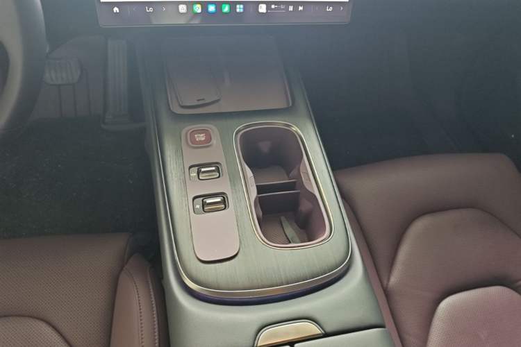 Used Xiaomi Auto SU7 2024 Rear-Drive Long-Range Intelligent Driving Version Gear Lever