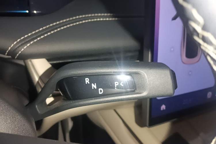 Used Xiaomi Auto SU7 2024 Rear-Drive Long-Range Intelligent Driving Version Gear Lever