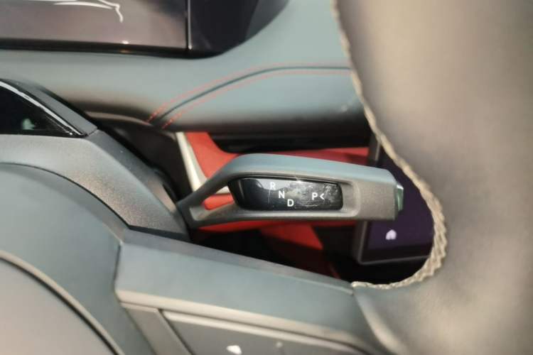 Used Xiaomi Auto SU7 2024 Rear-Drive Long-Range Intelligent Driving Version Gear Lever