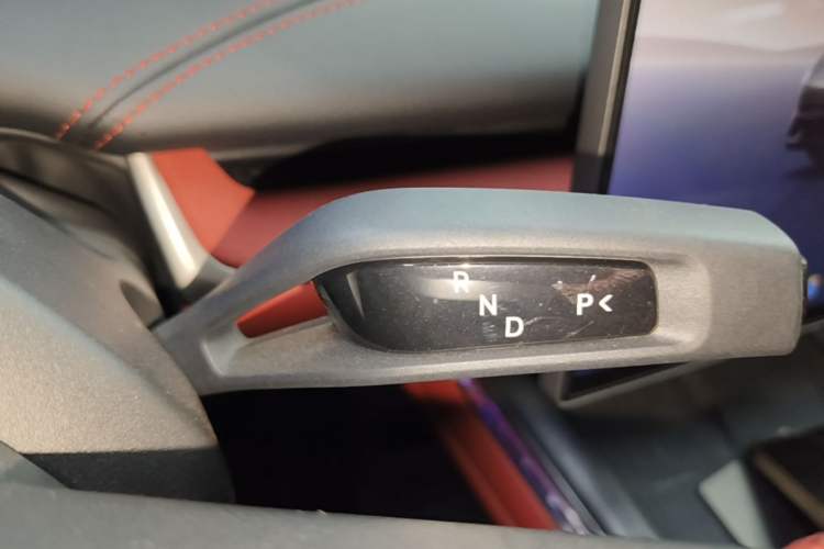 Used Xiaomi Auto SU7 2024 Four-Wheel Drive Ultra-Long Range Advanced Intelligent Driving Max Edition Gear Lever