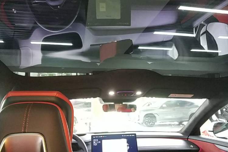 Used Xiaomi Auto SU7 2024 Four-Wheel Drive Ultra-Long Range Advanced Intelligent Driving Max Edition Headliner