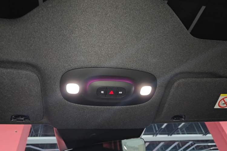 Used Xiaomi Auto SU7 2024 Rear-Drive Long-Range Intelligent Driving Version Headliner