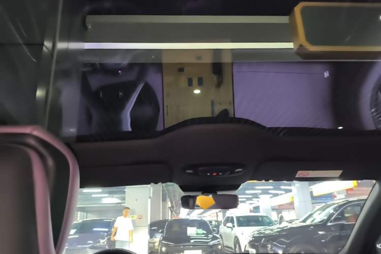 Used Xiaomi Auto SU7 2024 Rear-Drive Long-Range Intelligent Driving Version Headliner