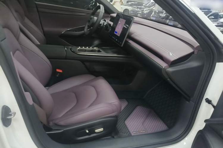 Used Xiaomi Auto SU7 2024 Rear-Drive Ultra-Long Range Advanced Pro-Level Intelligent Driving Version Interior 1