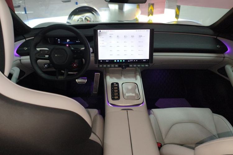 Used Xiaomi Auto SU7 2024 Four-Wheel Drive Ultra-Long Range Advanced Intelligent Driving Max Edition Interior 2