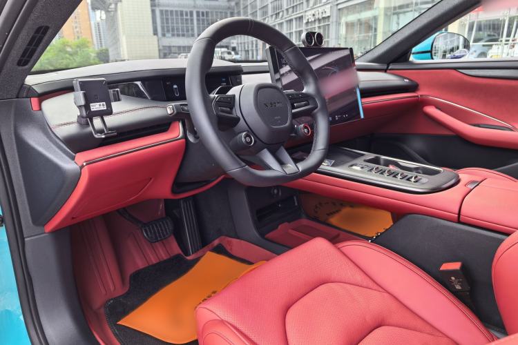 Used Xiaomi Auto SU7 2024 Rear-Drive Long-Range Intelligent Driving Version Interior 2