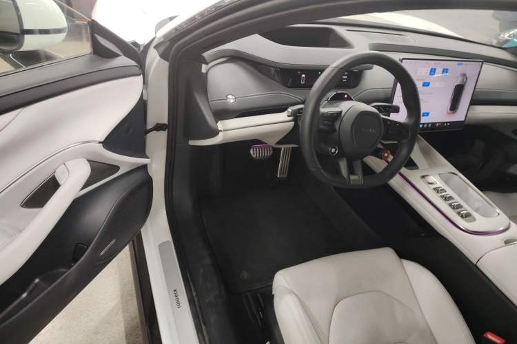 Used Xiaomi Auto SU7 2024 Four-Wheel-Drive Max Founder's Edition Interior 3