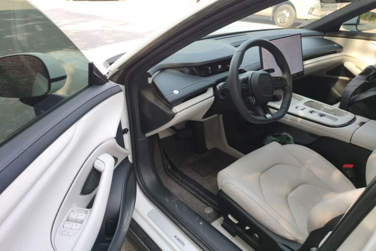 Used Xiaomi Auto SU7 2024 Rear-Drive Long-Range Intelligent Driving Version Interior 3