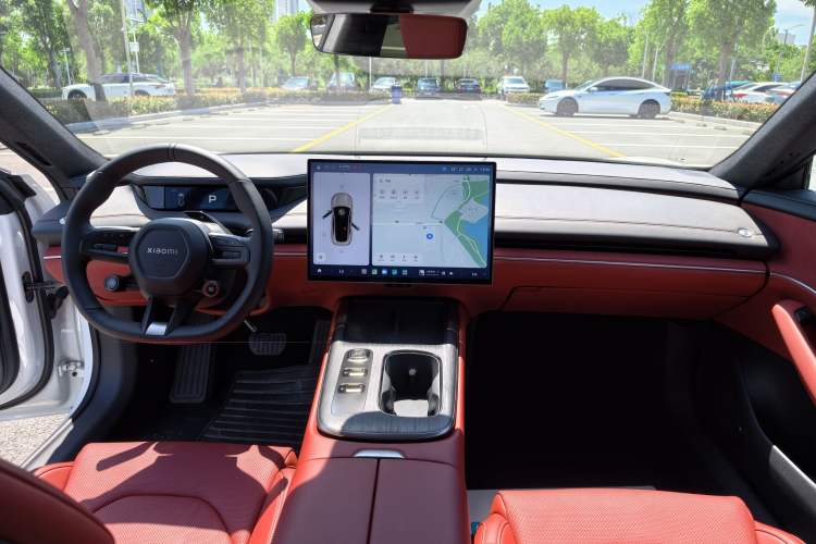 Used Xiaomi Auto SU7 2024 Rear-Drive Long-Range Intelligent Driving Version Interior 4