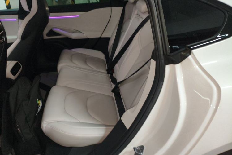 Used Xiaomi Auto SU7 2024 Four-Wheel Drive Ultra-Long Range Advanced Intelligent Driving Max Edition Interior 4