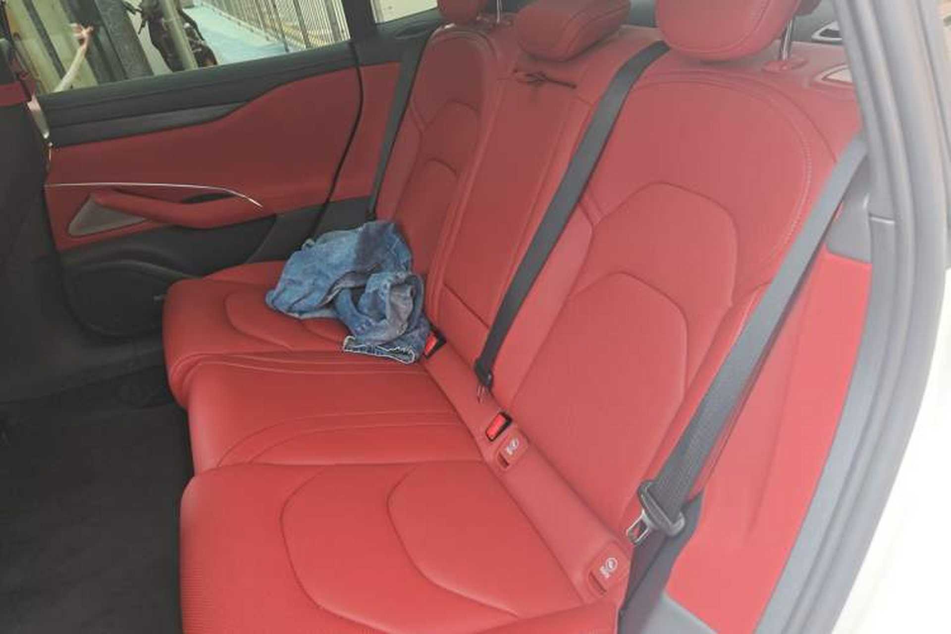 Used Xiaomi Auto SU7 2024 Four-Wheel Drive Ultra-Long Range Advanced Intelligent Driving Max Edition Interior 4