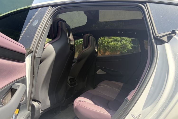 Used Xiaomi Auto SU7 2024 Rear-Drive Ultra-Long Range Advanced Pro-Level Intelligent Driving Version Interior 4