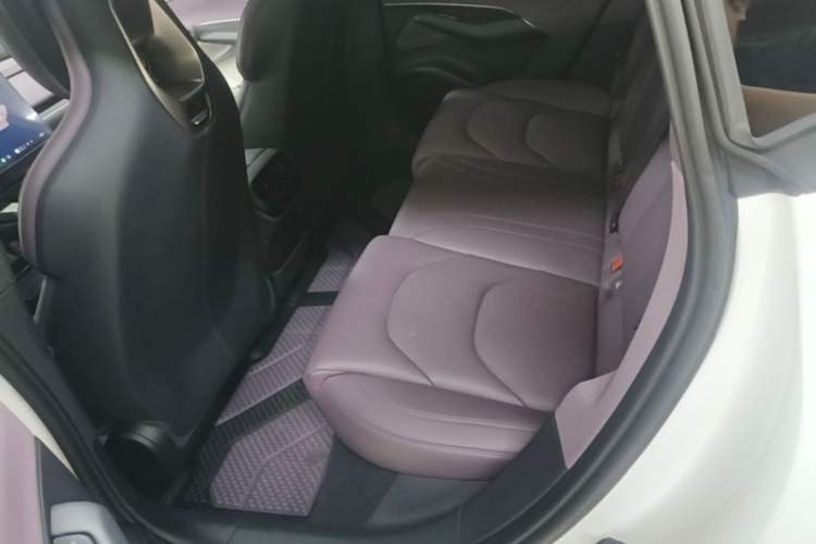 Used Xiaomi Auto SU7 2024 Rear-Drive Ultra-Long Range Advanced Pro-Level Intelligent Driving Version Interior 5
