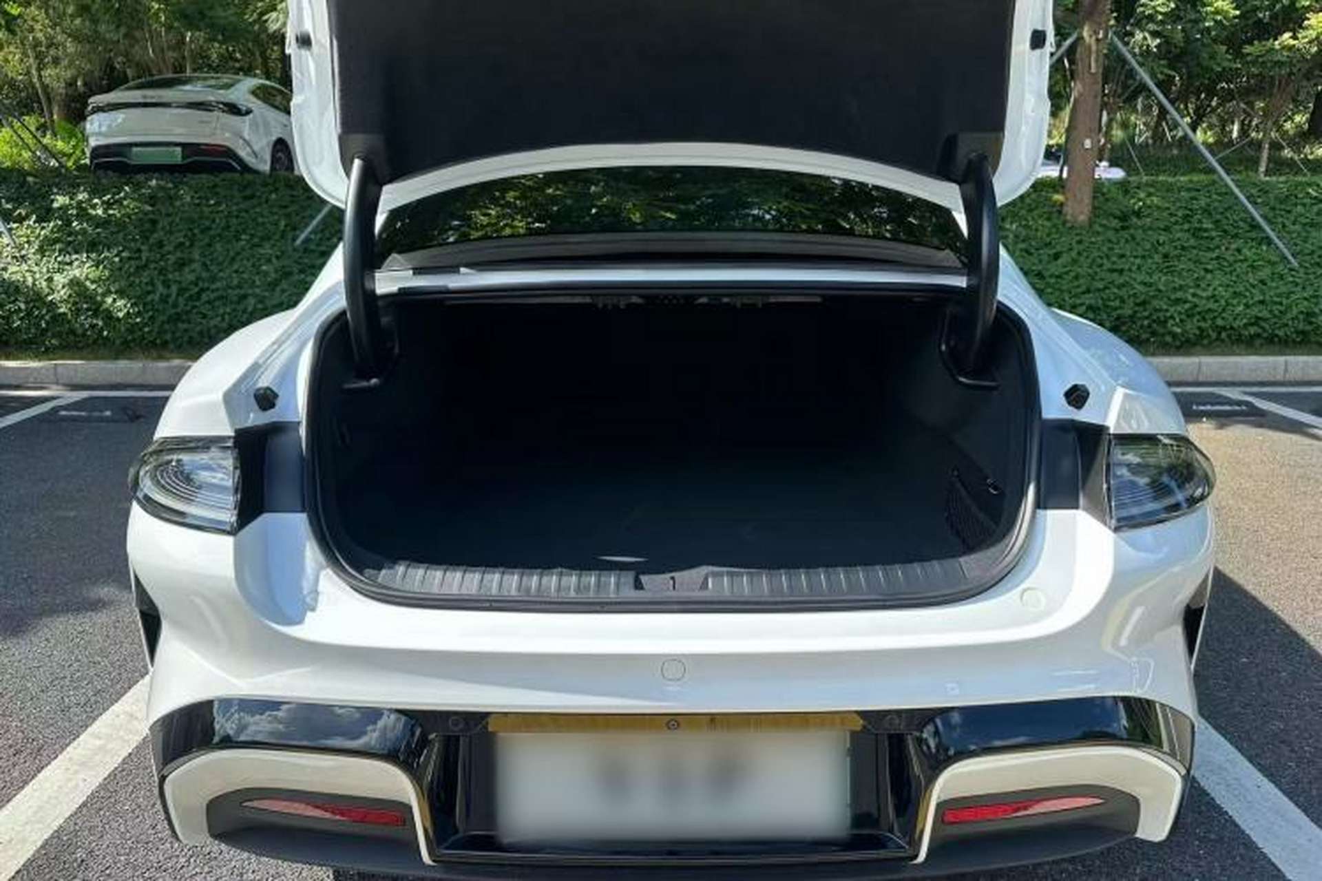 Used Xiaomi Auto SU7 2024 Four-Wheel Drive Ultra-Long Range Advanced Intelligent Driving Max Edition Interior 9
