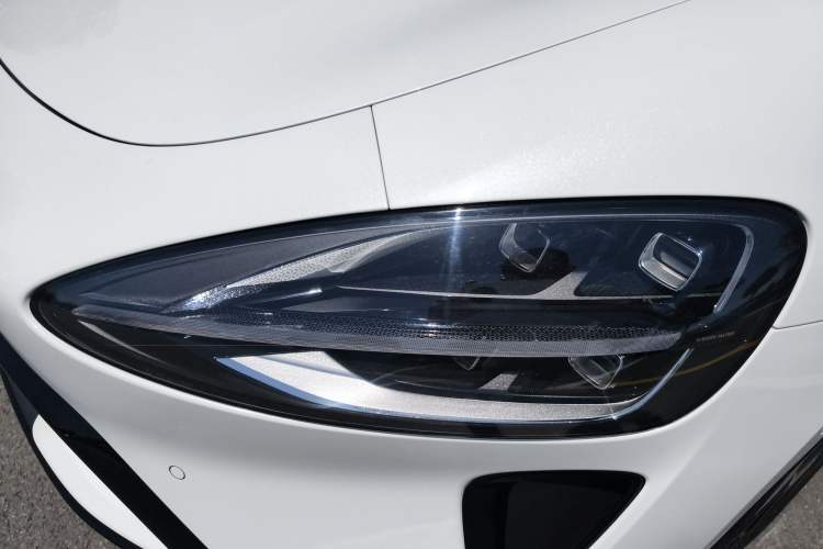 Used Xiaomi Auto SU7 2024 Rear-Drive Long-Range Intelligent Driving Version Left Front Headlight