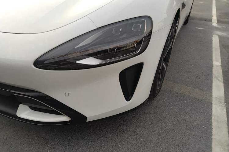 Used Xiaomi Auto SU7 2024 Four-Wheel Drive Ultra-Long Range Advanced Intelligent Driving Max Edition Left Front Headlight