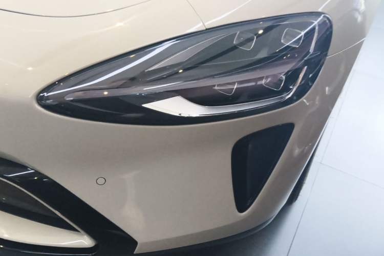 Used Xiaomi Auto SU7 2024 Rear-Drive Long-Range Intelligent Driving Version Left Front Headlight