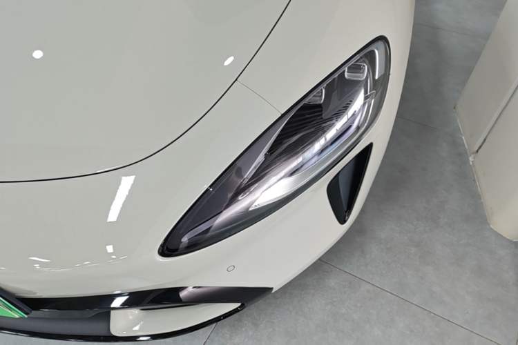 Used Xiaomi Auto SU7 2024 Rear-Drive Long-Range Intelligent Driving Version Left Front Headlight