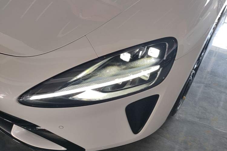 Used Xiaomi Auto SU7 2024 Rear-Drive Long-Range Intelligent Driving Version Left Front Headlight
