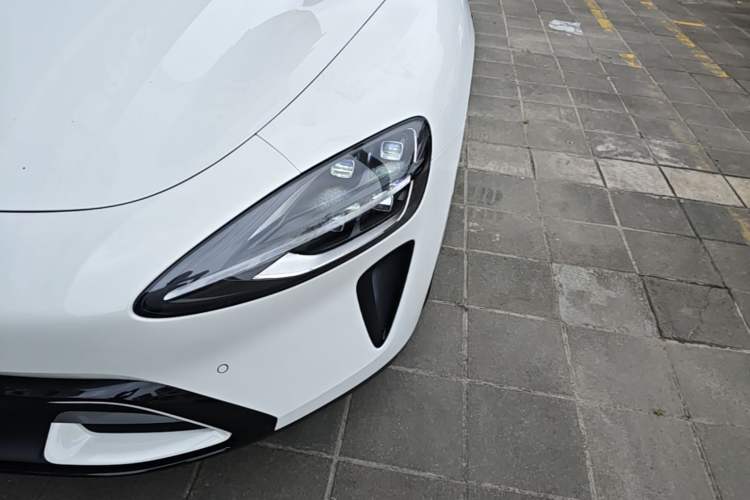 Used Xiaomi Auto SU7 2024 Rear-Drive Ultra-Long Range Advanced Pro-Level Intelligent Driving Version Left Front Headlight