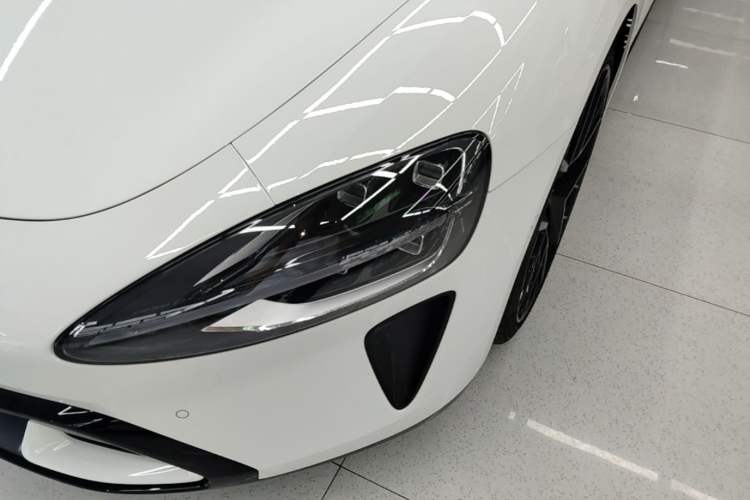 Used Xiaomi Auto SU7 2024 Four-Wheel Drive Ultra-Long Range Advanced Intelligent Driving Max Edition Left Front Headlight