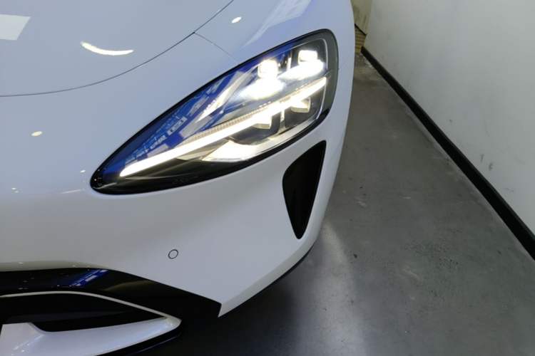 Used Xiaomi Auto SU7 2024 Four-Wheel Drive Ultra-Long Range Advanced Intelligent Driving Max Edition Left Front Headlight