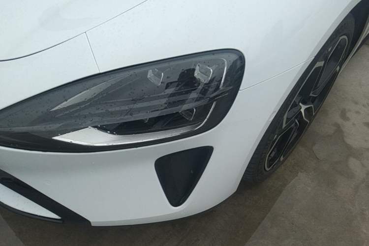 Used Xiaomi Auto SU7 2024 Four-Wheel Drive Ultra-Long Range Advanced Intelligent Driving Max Edition Left Front Headlight