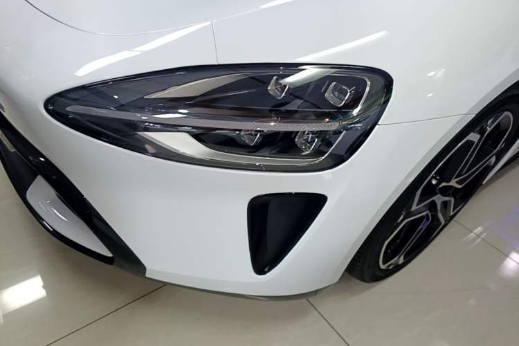 Used Xiaomi Auto SU7 2024 Four-Wheel Drive Ultra-Long Range Advanced Intelligent Driving Max Edition Left Front Headlight
