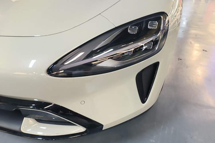 Used Xiaomi Auto SU7 2024 Rear-Drive Long-Range Intelligent Driving Version Left Front Headlight