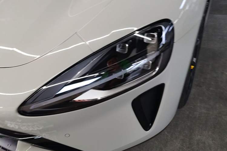 Used Xiaomi Auto SU7 2024 Rear-Drive Long-Range Intelligent Driving Version Left Front Headlight