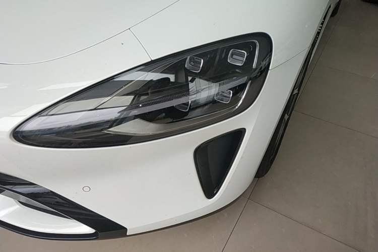 Used Xiaomi Auto SU7 2024 Rear-Drive Long-Range Intelligent Driving Version Left Front Headlight