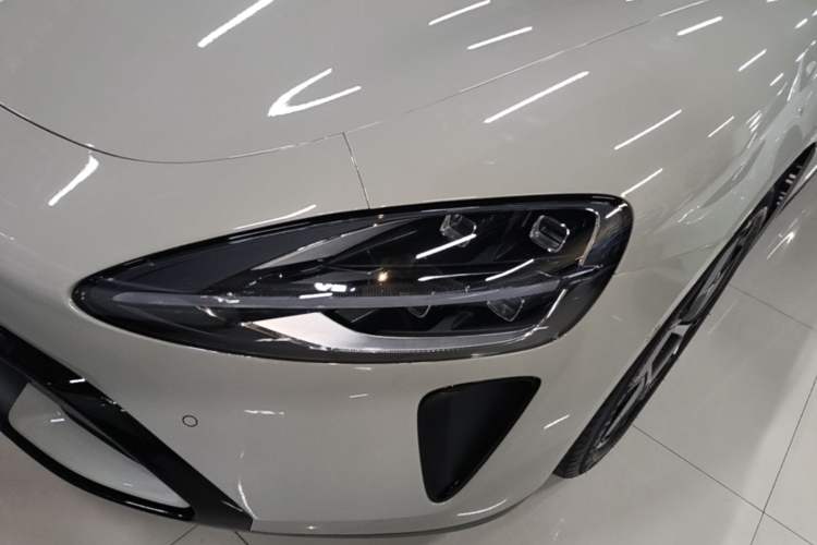 Used Xiaomi Auto SU7 2024 Rear-Drive Long-Range Intelligent Driving Version Left Front Headlight