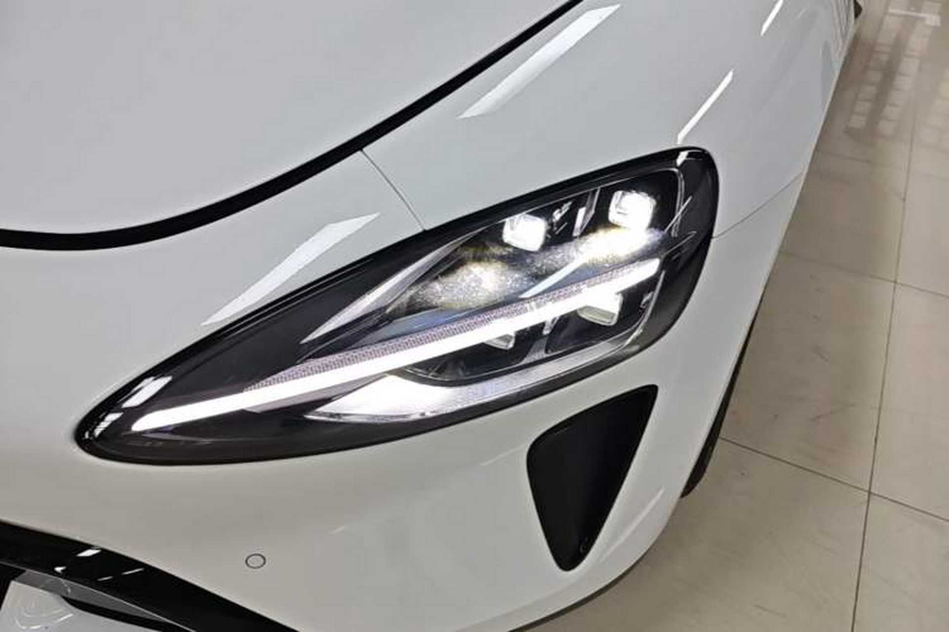 Used Xiaomi Auto SU7 2024 Four-Wheel Drive Ultra-Long Range Advanced Intelligent Driving Max Edition Left Front Headlight