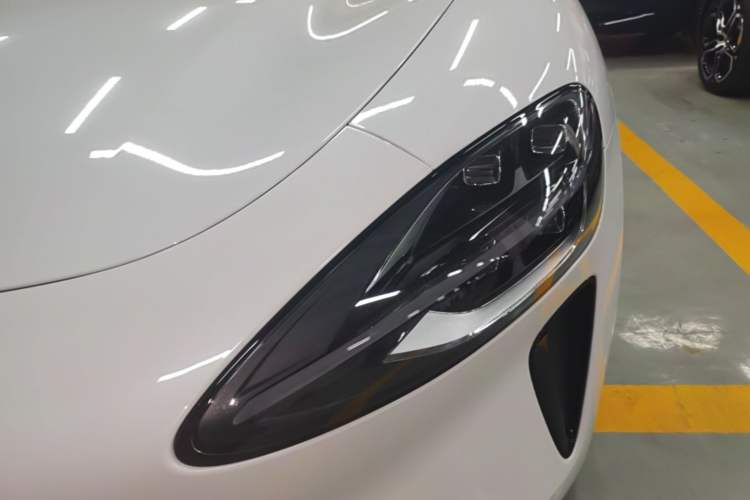 Used Xiaomi Auto SU7 2024 Rear-Drive Ultra-Long Range Advanced Pro-Level Intelligent Driving Version Left Front Headlight