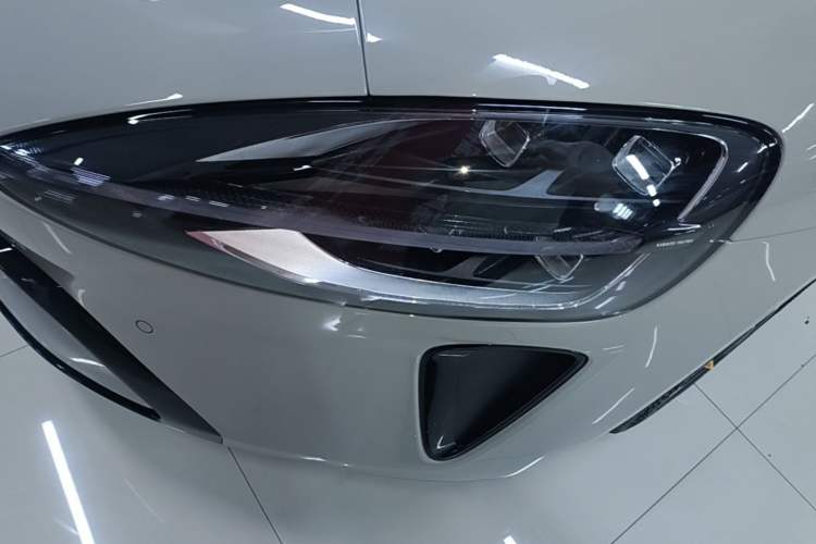Used Xiaomi Auto SU7 2024 Rear-Drive Long-Range Intelligent Driving Version Left Front Headlight