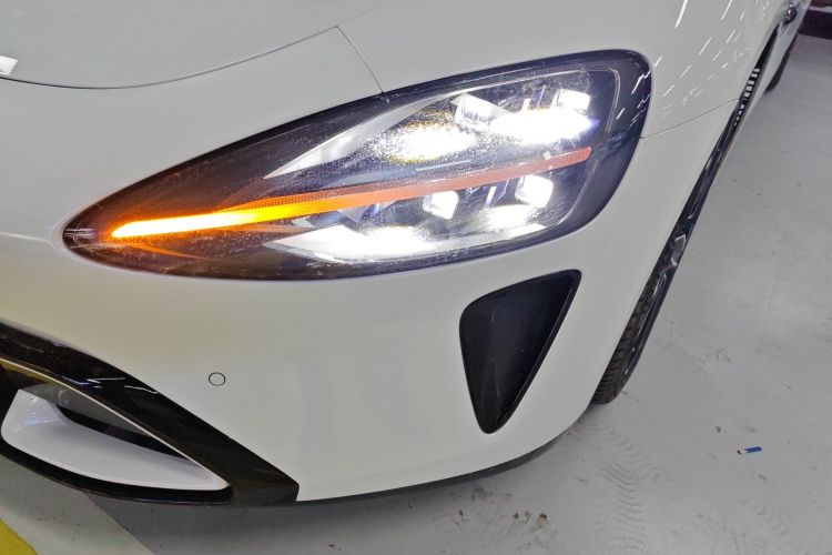 Used Xiaomi Auto SU7 2024 Four-Wheel Drive Ultra-Long Range Advanced Intelligent Driving Max Edition Left Front Headlight