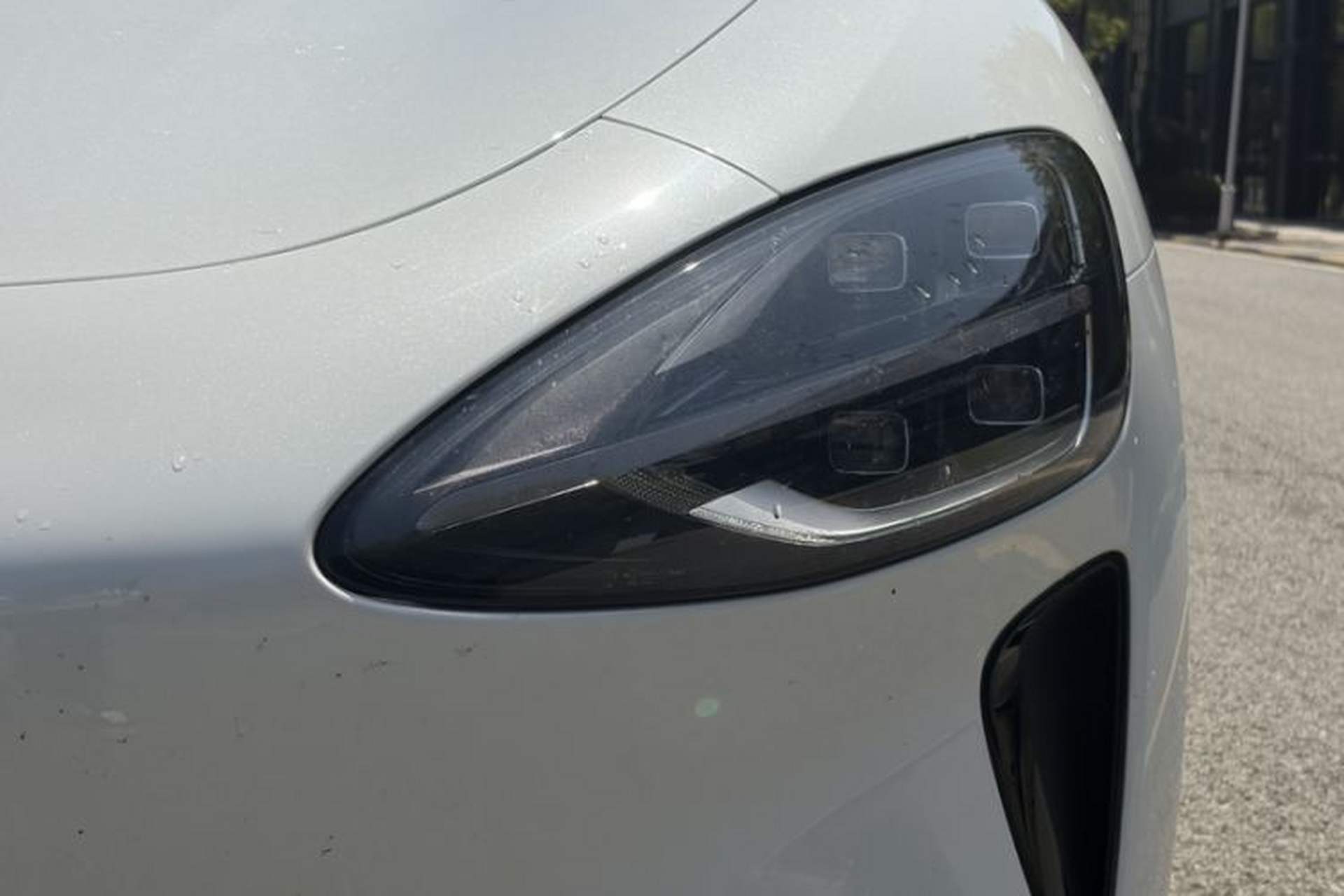 Used Xiaomi Auto SU7 2024 Rear-Drive Ultra-Long Range Advanced Pro-Level Intelligent Driving Version Left Front Headlight