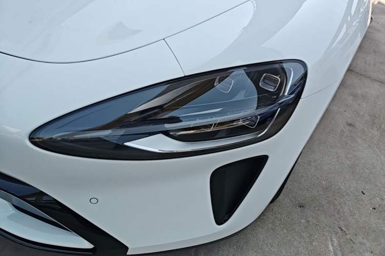 Used Xiaomi Auto SU7 2024 Four-Wheel Drive Ultra-Long Range Advanced Intelligent Driving Max Edition Left Front Headlight