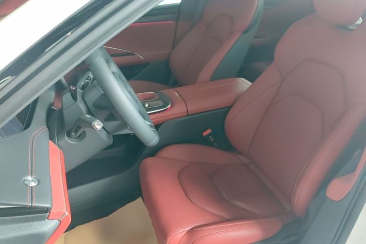 Used Xiaomi Auto SU7 2024 Rear-Drive Long-Range Intelligent Driving Version Left Front Seat