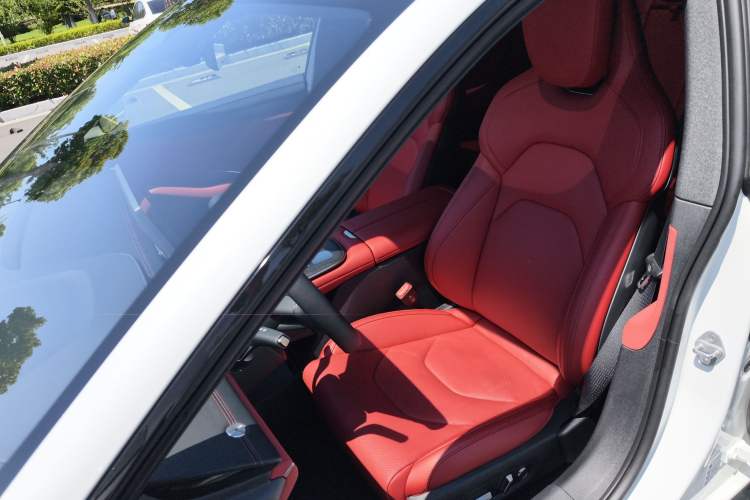 Used Xiaomi Auto SU7 2024 Rear-Drive Long-Range Intelligent Driving Version Left Front Seat
