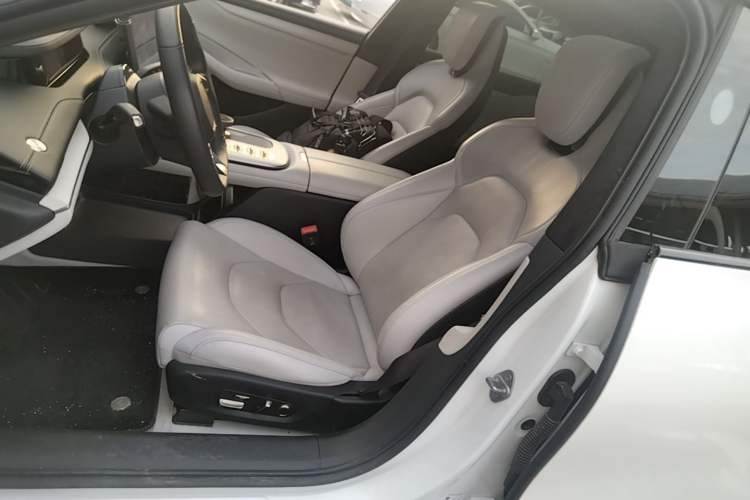 Used Xiaomi Auto SU7 2024 Four-Wheel Drive Ultra-Long Range Advanced Intelligent Driving Max Edition Left Front Seat