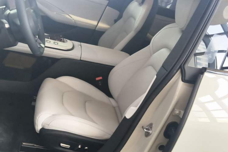 Used Xiaomi Auto SU7 2024 Rear-Drive Long-Range Intelligent Driving Version Left Front Seat