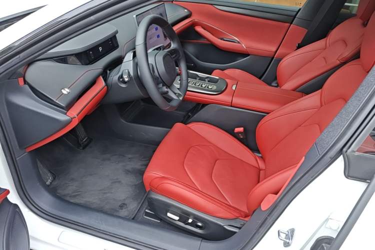Used Xiaomi Auto SU7 2024 Rear-Drive Ultra-Long Range Advanced Pro-Level Intelligent Driving Version Left Front Seat