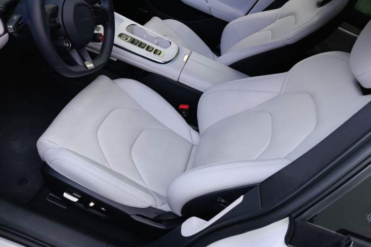 Used Xiaomi Auto SU7 2024 Four-Wheel Drive Ultra-Long Range Advanced Intelligent Driving Max Edition Left Front Seat