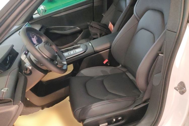Used Xiaomi Auto SU7 2024 Rear-Drive Ultra-Long Range Advanced Pro-Level Intelligent Driving Version Left Front Seat