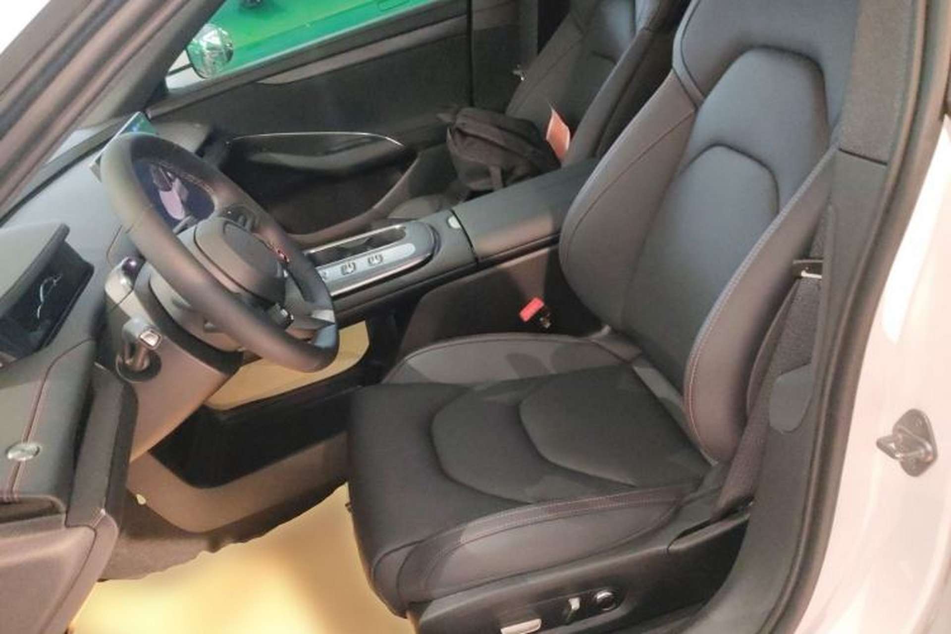 Used Xiaomi Auto SU7 2024 Rear-Drive Ultra-Long Range Advanced Pro-Level Intelligent Driving Version Left Front Seat