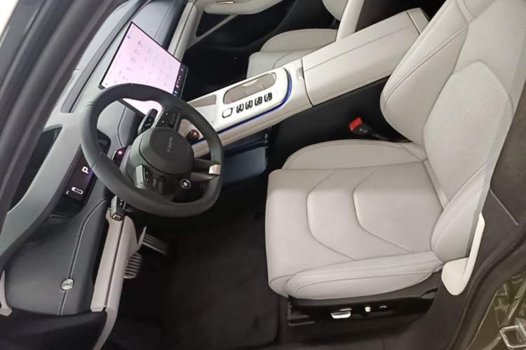 Used Xiaomi Auto SU7 2024 Four-Wheel Drive Ultra-Long Range Advanced Intelligent Driving Max Edition Left Front Seat
